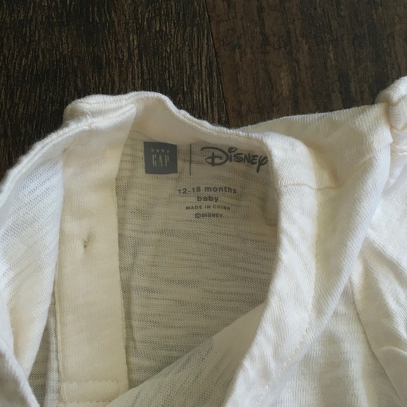 GAP Baby girl Cream Long Sleeve Shirt with Black and Red Graphic - Picture 2 of 4